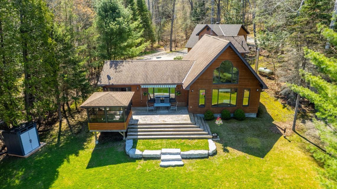 1076 Hough Lane, Drag Lake, Haliburton