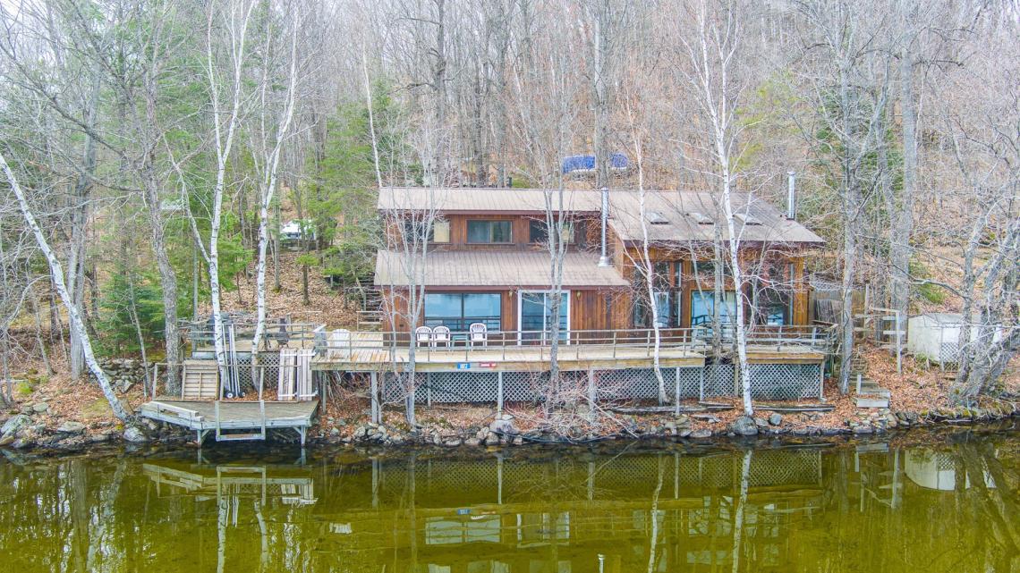 1077 Mural Lane, Drag Lake, Haliburton