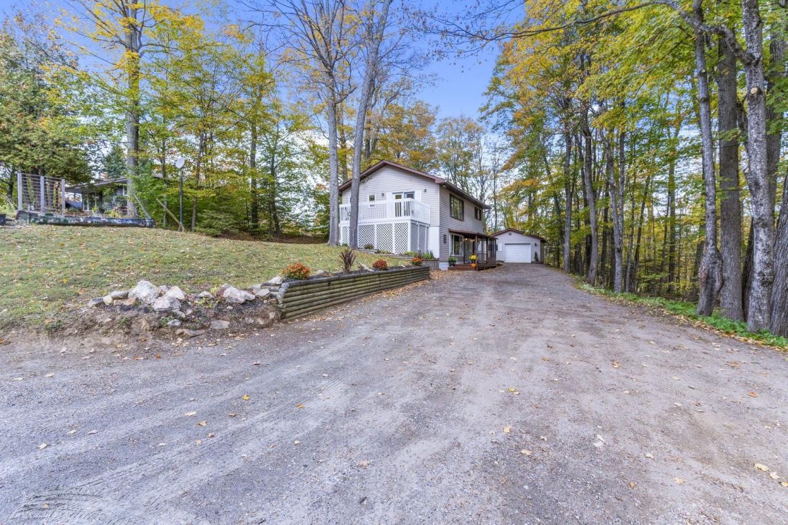 1763 Trappers Trail, Haliburton