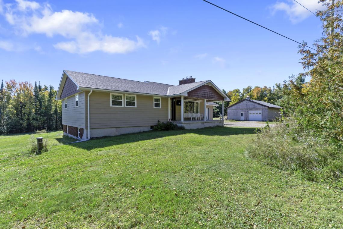 1976 Gelert Road, Minden Hills