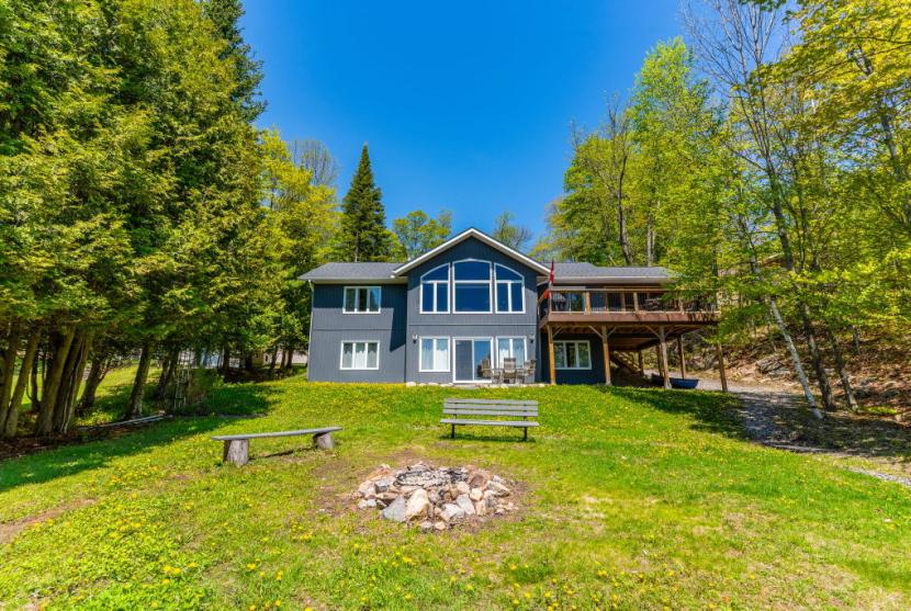 1010 Snowshoe Road, Wenona Lake, Haliburton thumbnail